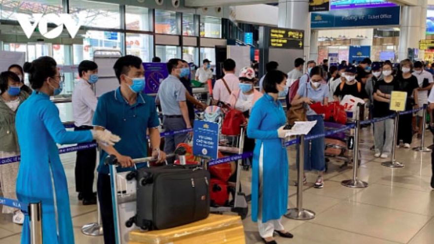 Air fares rise in build up to Tet holiday
