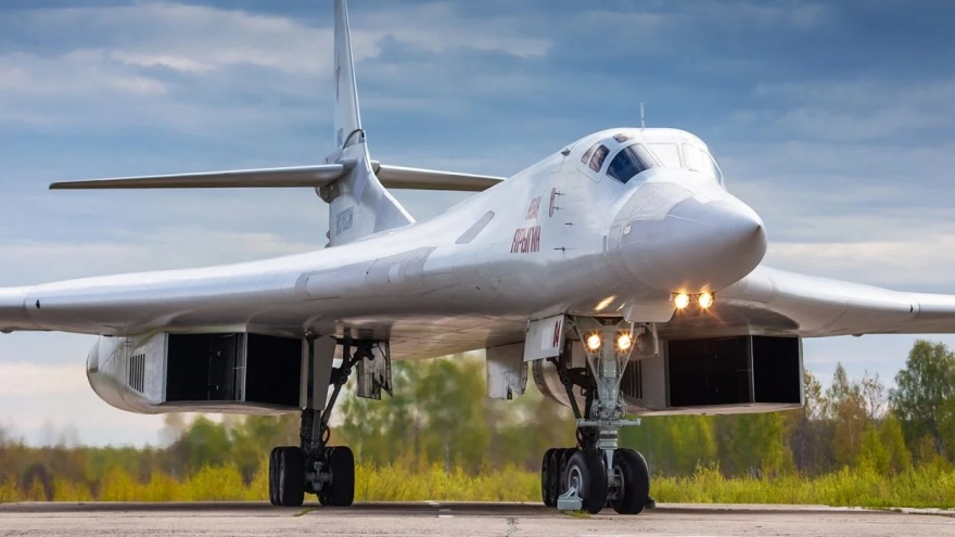 Tập trung máy bay ở căn cứ Engels-2, Nga chuẩn bị không kích Ukraine?
