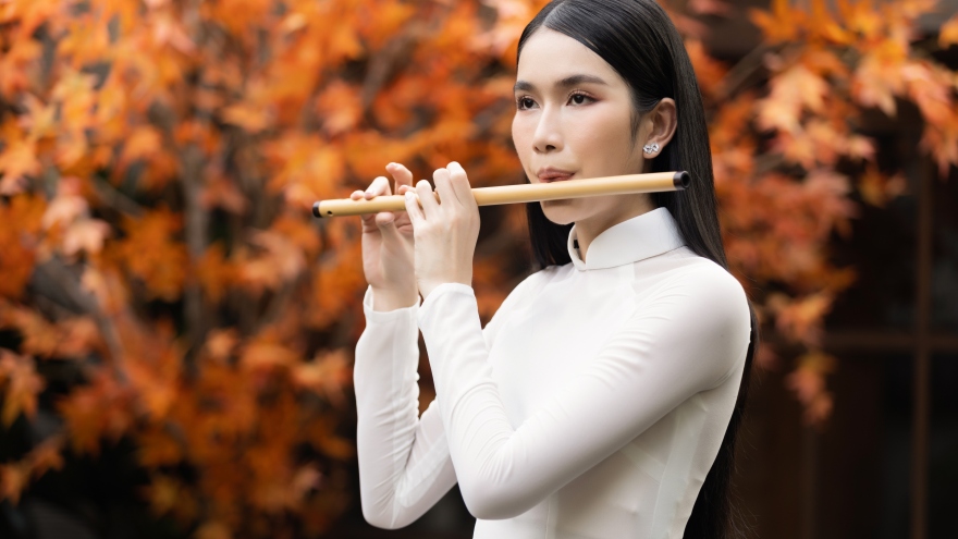 Phương Anh trổ tài thổi sáo "cực hot" trong clip gửi tới Miss International 2022