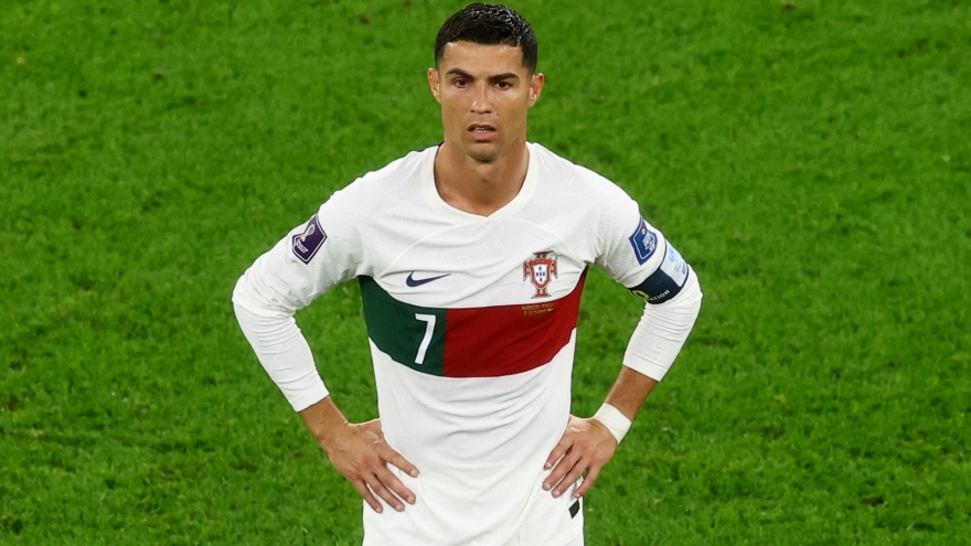 Cristiano Ronaldo đối mặt tương lai bất định sau thất bại ở World Cup 2022