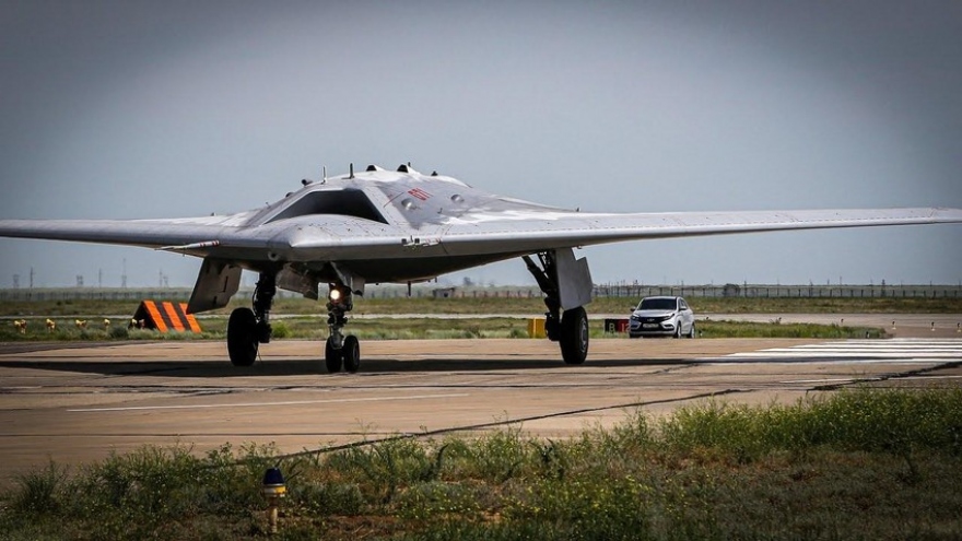 "Thợ săn" Okhotnik và chiến đấu cơ Su-57: Cặp song sát tàng hình của Nga