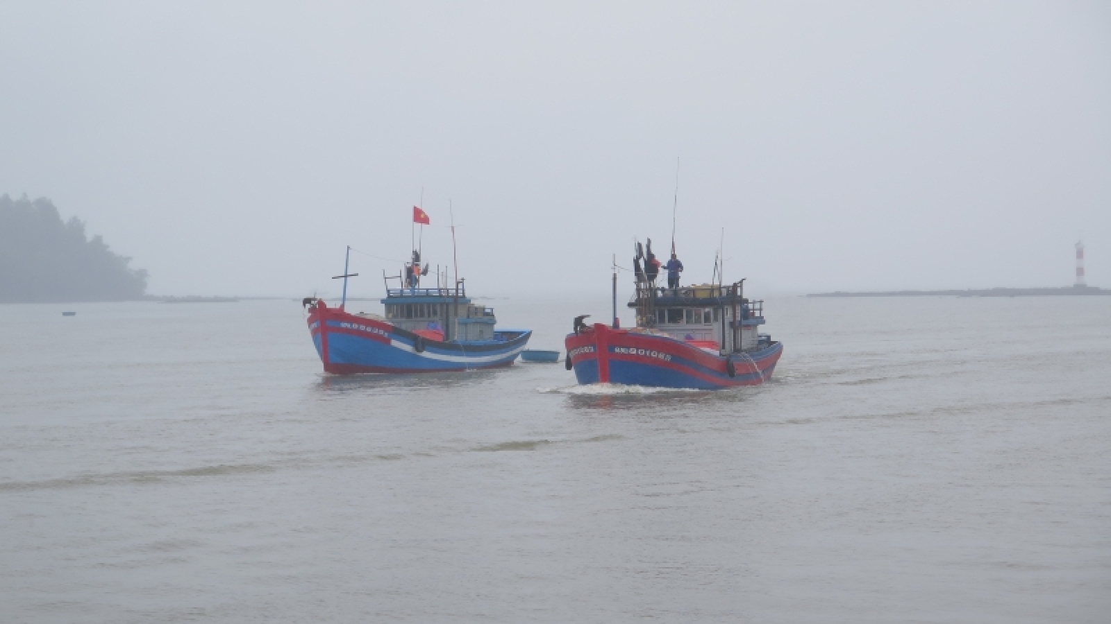 Một ngư dân Quảng Ngãi đột quỵ rơi xuống biển tử vong