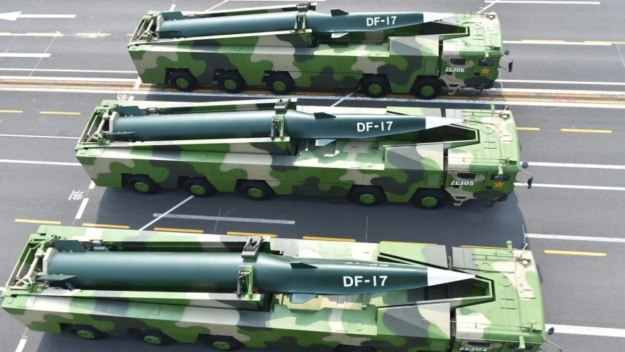 Mỹ quan tâm tới tên lửa siêu thanh DF-17 của Trung Quốc