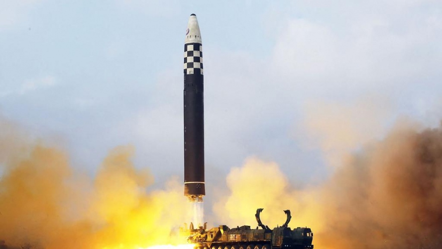 Truyền thông Triều Tiên ca ngợi thành tựu quân sự qua các vụ thử tên lửa