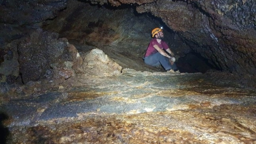 New passage discovered in Dak Nong volcanic cave