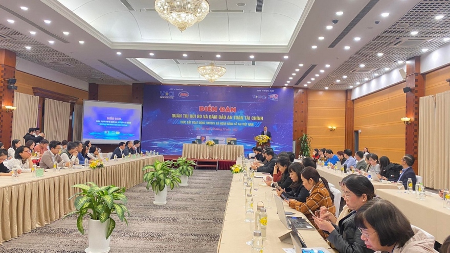 Hoàn thiện hành lang pháp lý để thúc đẩy ngân hàng số tại Việt Nam
