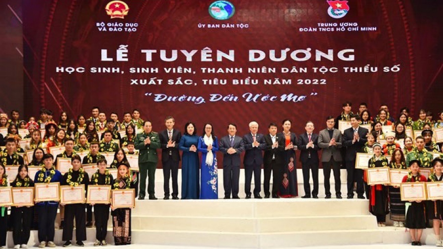 Tuyên dương 142 học sinh, sinh viên dân tộc thiểu số xuất sắc năm 2022