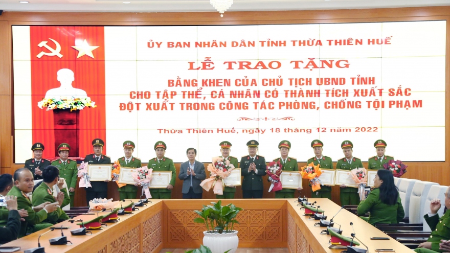 Thưởng nóng tập thể, cá nhân phá thành công chuyên án ma túy