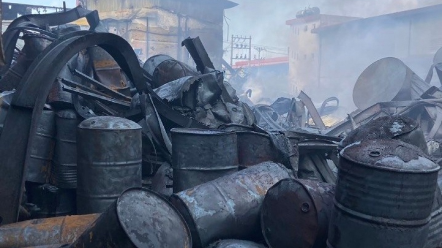 Vụ cháy tại KCN ở Long An: Phát hiện bộ xương trong khu xưởng đã đổ sập