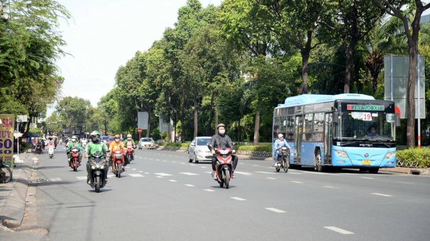 HCM City gateway remains clear as people head back to work 