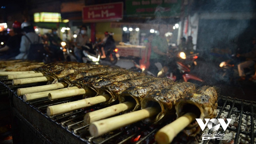 “Trắng đêm” nướng hàng tấn cá lóc cho ngày Vía Thần tài 