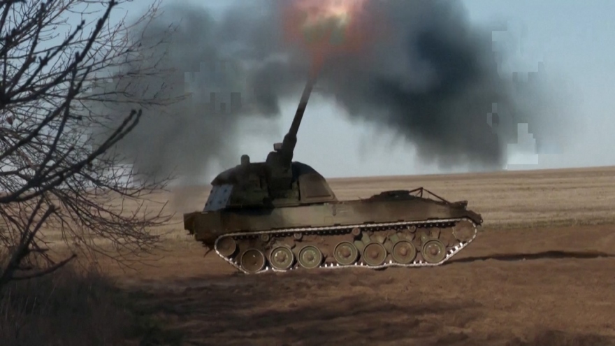 Quân đội Ukraine khai hỏa lựu pháo PzH 2000 của Đức gần mặt trận Soledar