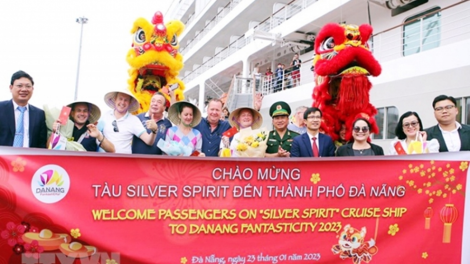 Silver Spirit cruise ship brings 648 visitors to Da Nang