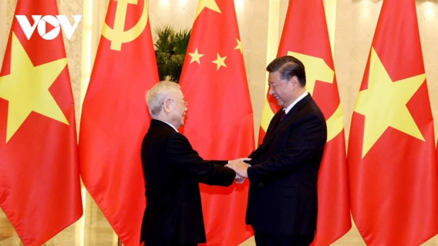 Vietnam, China exchange congratulations on 73 years of diplomatic ties