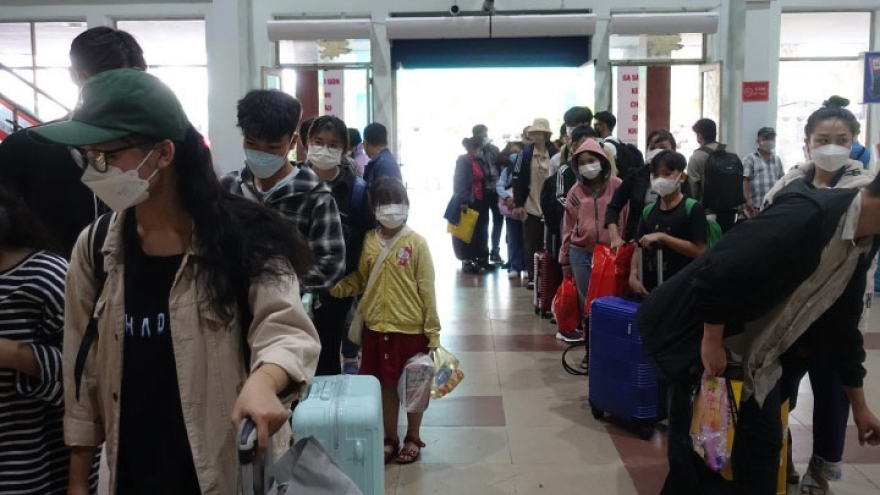 Ho Chi Minh City railway station busy as Tet approaches