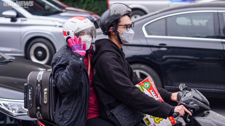 Gateways congested as people return home ahead of Tet