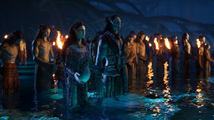 "Avatar: The Way of Water" nhăm nhe soán ngôi "Titanic"