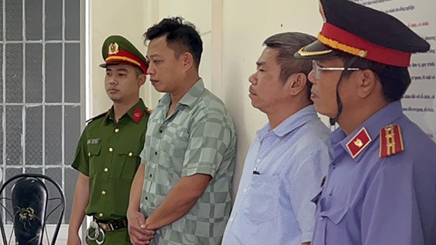 Khởi tố phó chánh văn phòng huyện ở Khánh Hòa về tội nhận hối lộ