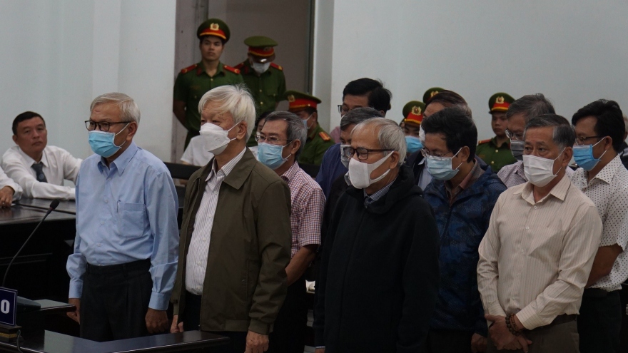 Bán rẻ “đất vàng”, 2 cựu Chủ tịch UBND tỉnh Khánh Hòa nhận tổng cộng 12 năm tù