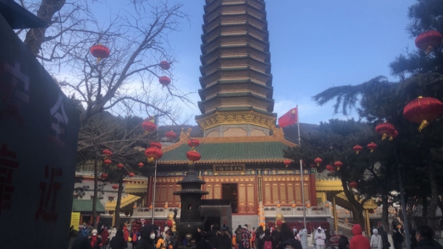 Dâng hương lễ chùa đầu năm mới, nét đẹp văn hóa của người dân thủ đô Bắc Kinh