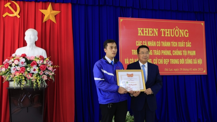 Đà Lạt khen thưởng tài xế trả lại 190 triệu đồng khách đánh rơi