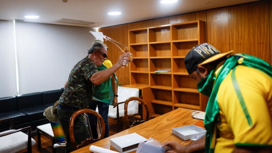 Cận cảnh văn phòng ở dinh Tổng thống Brazil bị người biểu tình đập phá