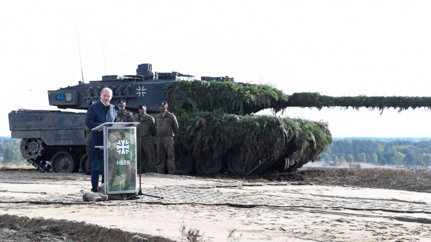 Đức chính thức viện trợ xe tăng Leopard 2 cho Ukraine