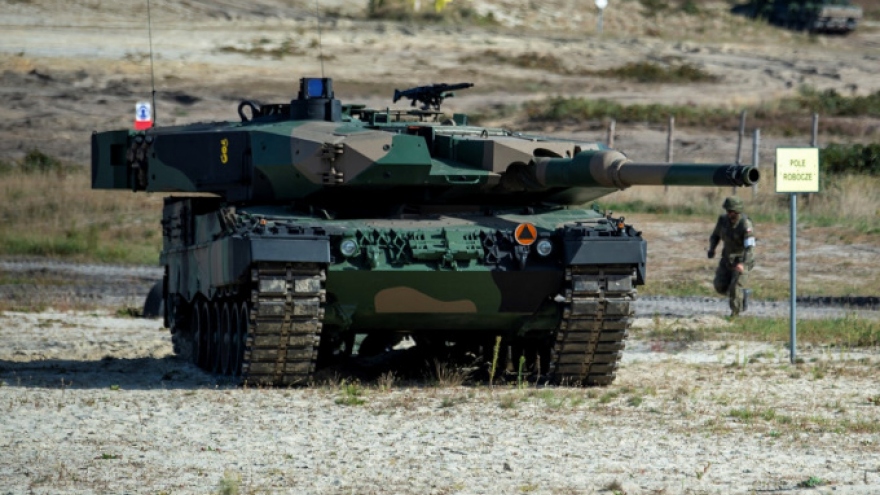 Phía sau cam kết của Anh và Ba Lan cung cấp xe tăng chủ lực cho Ukraine
