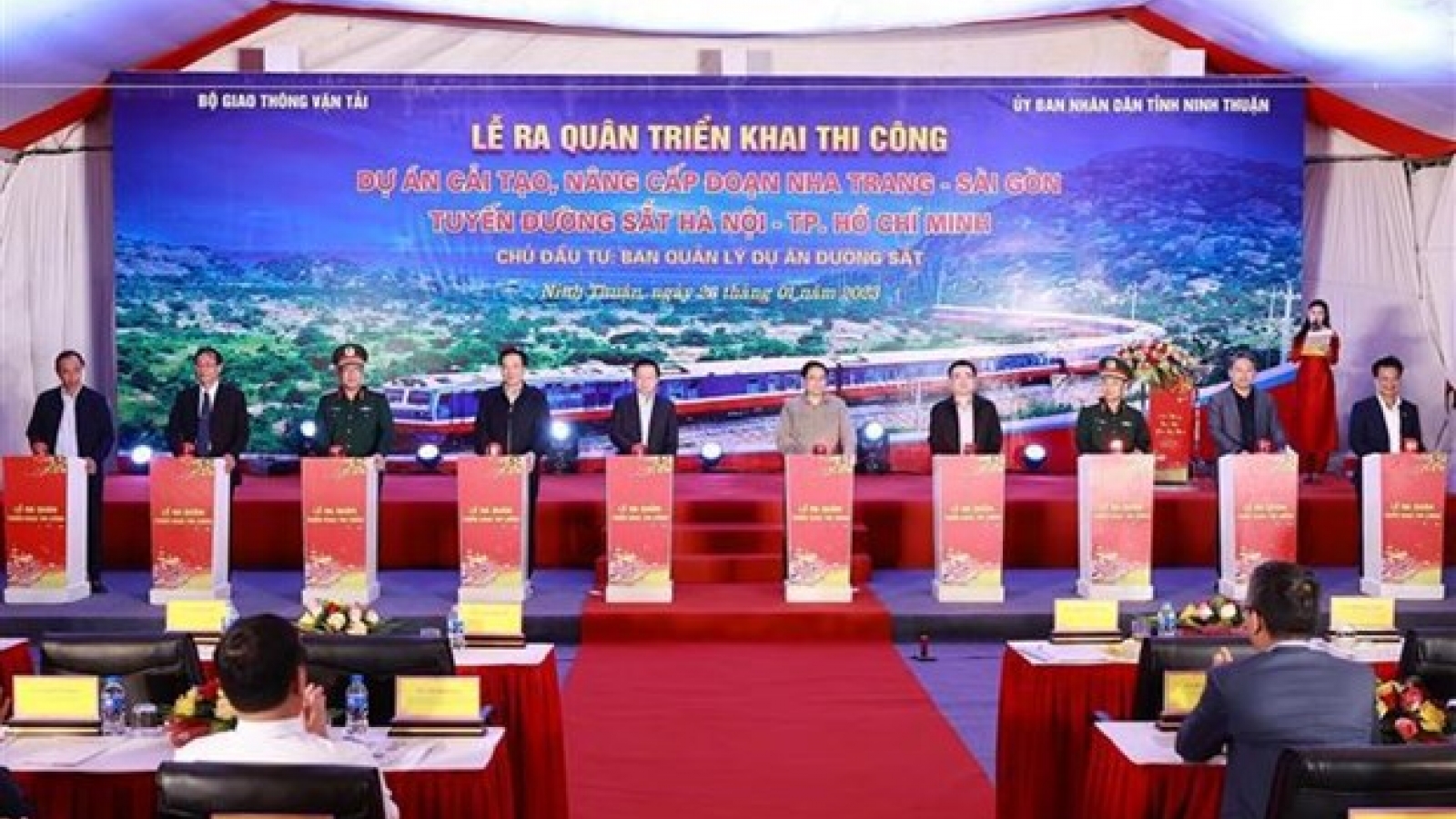 Prime Minister stresses importance of rail transport