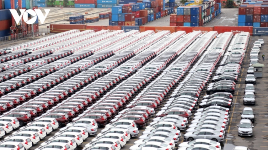 Vietnam imports over 6,300 cars during first half of January