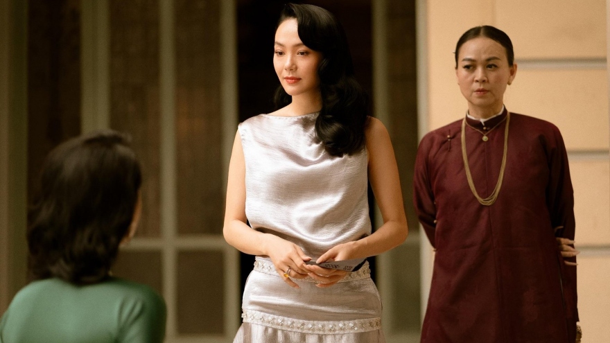 Phim gắn nhãn 18+ của Minh Hằng, Ngọc Trinh: Hình ảnh không cứu được nội dung tệ