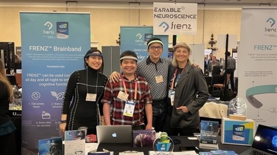 Sleep-aid device invented by Vietnamese startup launched globally at CES 2023