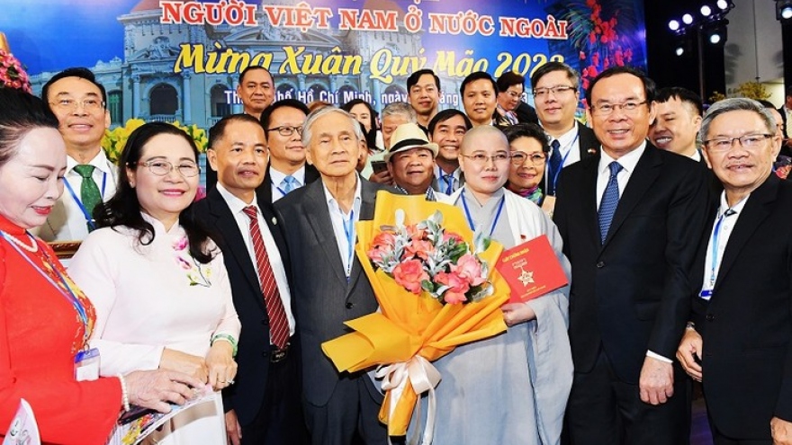 Overseas Vietnamese contribute to national development