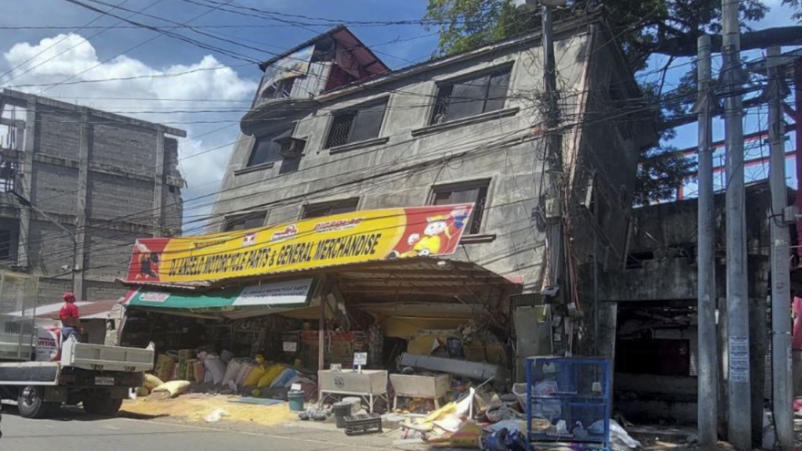 Động đất 6,1 độ richter làm rung chuyển miền Trung Philippines