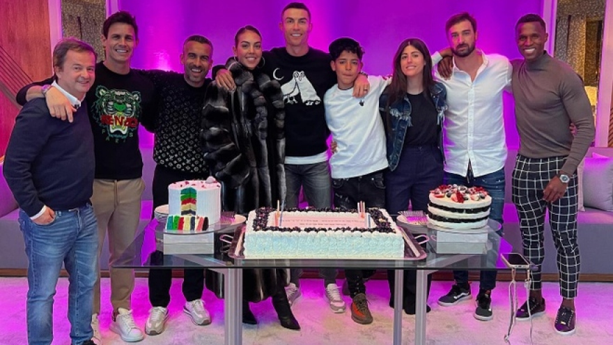 Ronaldo tổ chức tiệc sinh nhật tuổi 38 đơn giản tại Saudi Arabia
