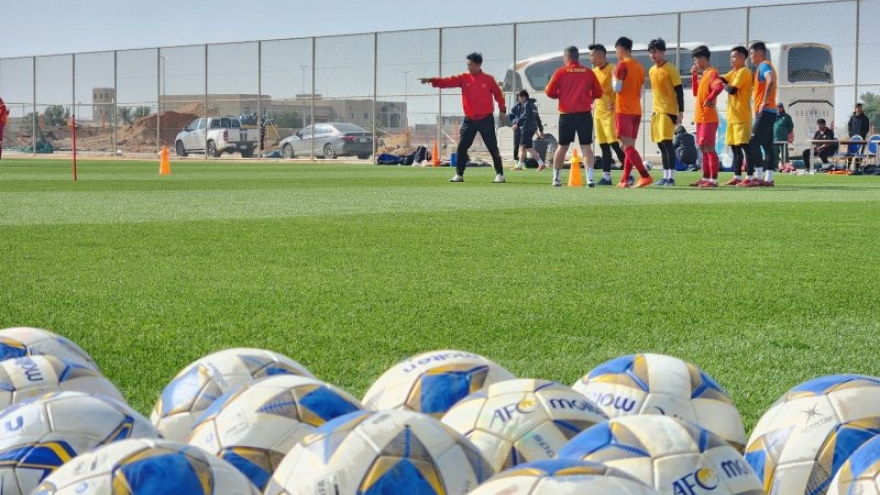 U20 Việt Nam tập luyện trên mặt cỏ "đẹp như mơ" ở Saudi Arabia