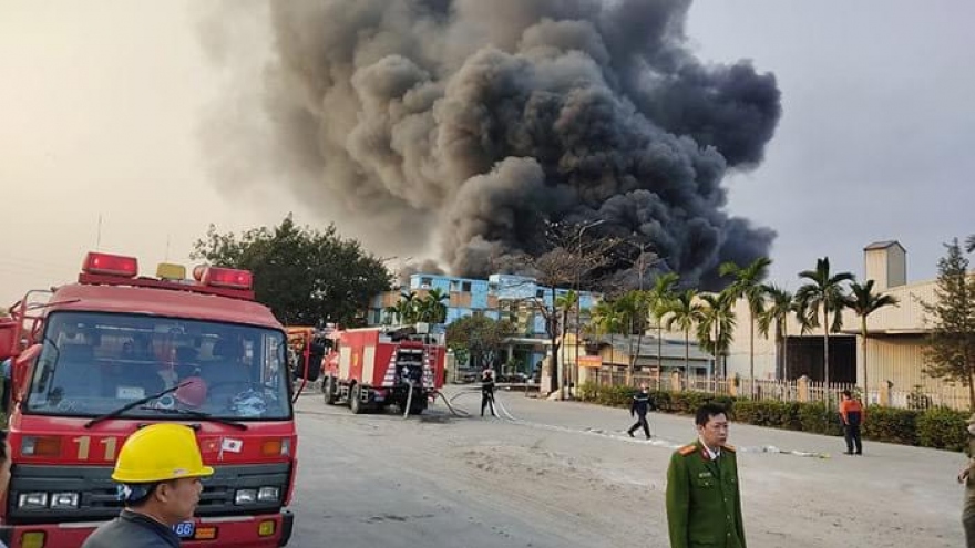 Cháy lớn tại cụm công nghiệp Ba Hàng, Hải Dương