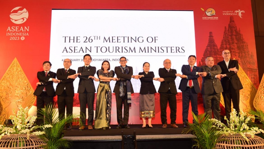 Thông qua Tuyên bố Chủ tịch và Biên bản Hội nghị Bộ trưởng Du lịch ASEAN lần thứ 26