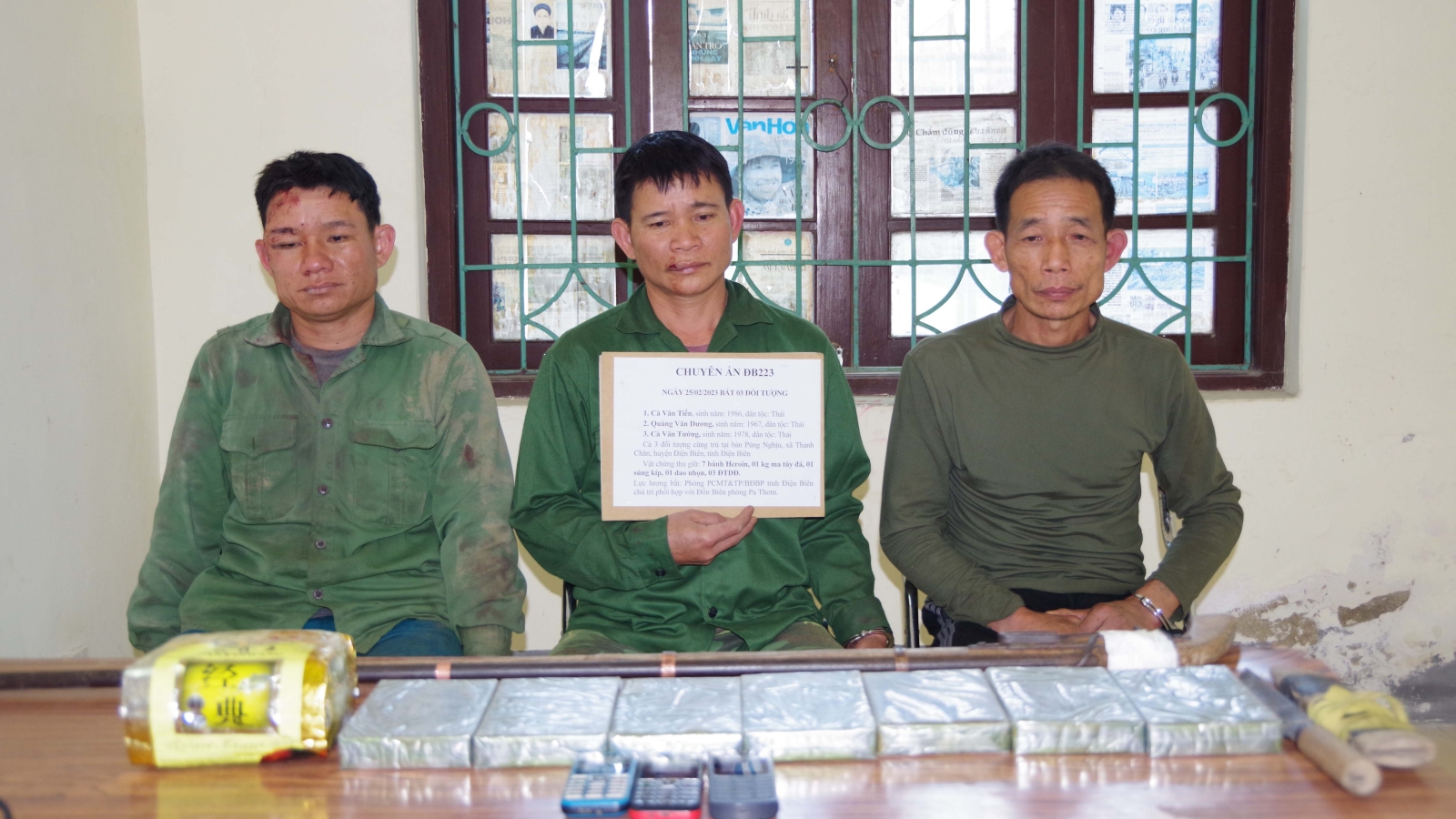 Vận chuyển lượng lớn ma túy, dùng dao chống trả khi bị truy bắt