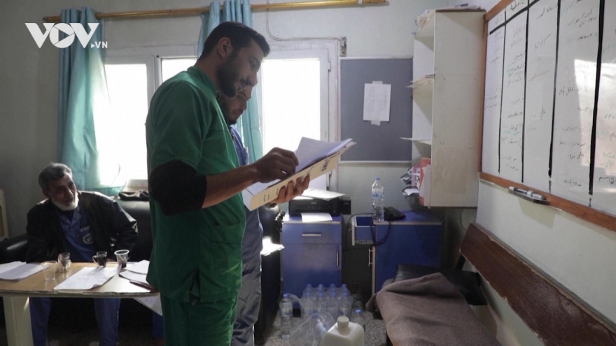 Bác sỹ Syria làm việc liên tục suốt 6 ngày cứu chữa nạn nhân động đất