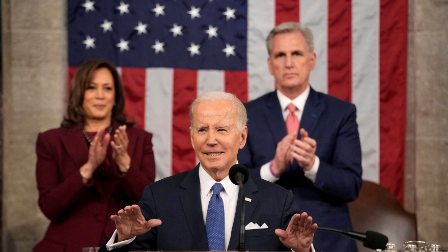 Tổng thống Biden khẳng định Mỹ sẽ sát cánh cùng Ukraine 