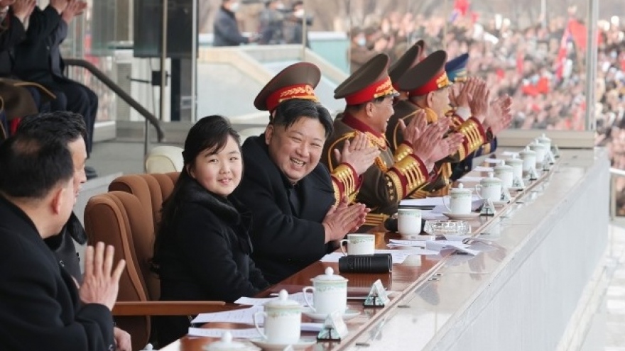 Con gái ông Kim Jong Un lần đầu cùng cha tham dự sự kiện thể thao