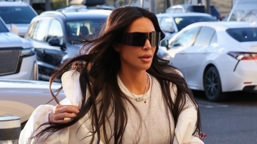Kim Kardashian giản dị đến xem con trai đấu bóng rổ