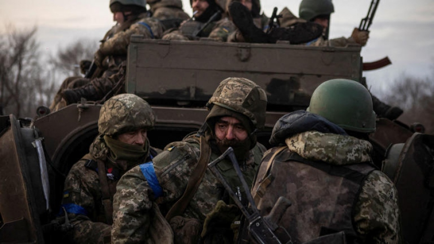 Nga kiểm soát làng chiến lược gần Bakhmut, Ukraine tấn công điểm tập kết của Nga