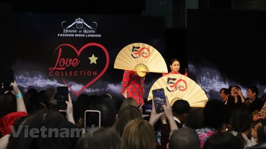 Ao dai designs draw attention at fashion week in London