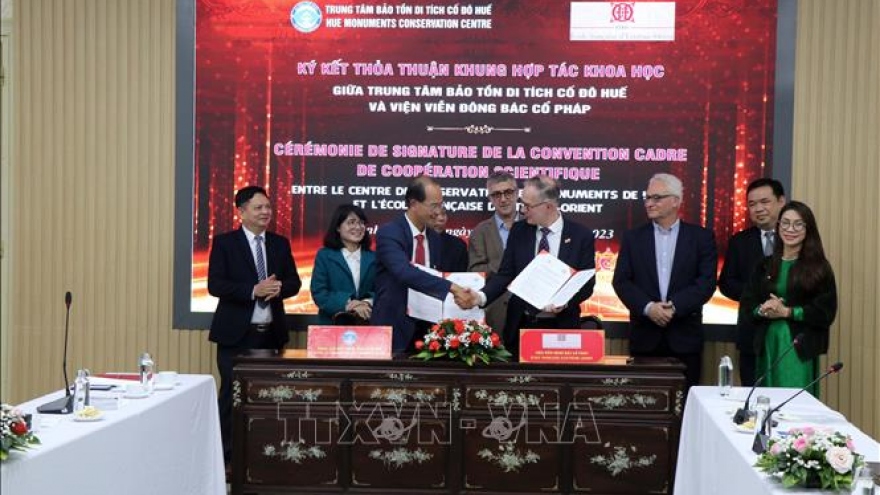 Vietnam and France cooperate in preserving Hue imperial relic complex