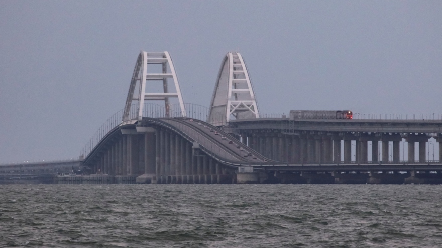 Nga mở lại hoàn toàn cầu Crimea cho ô tô