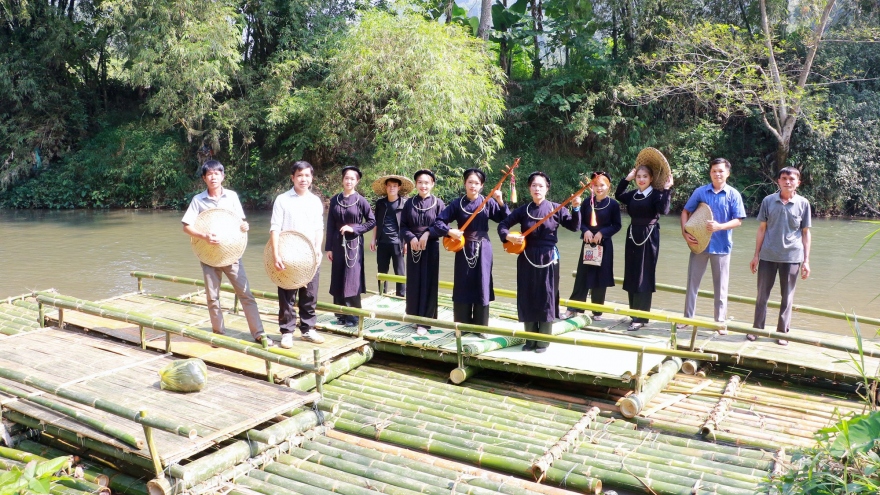 Pác Ngòi - ngôi làng thơ mộng và bình yên bên hồ Ba Bể