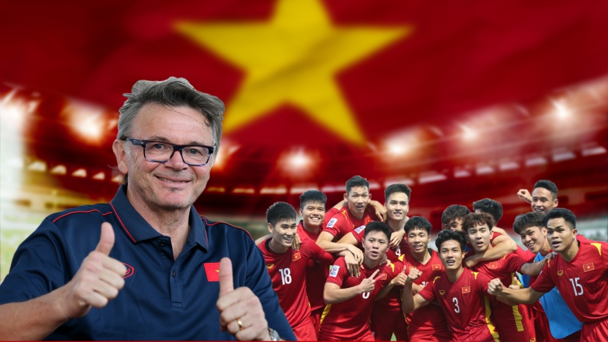 HLV Troussier và bài toán tạo ra thế hệ ngôi sao mới cho bóng đá Việt Nam