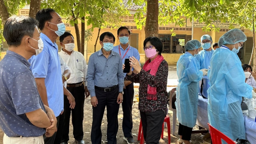 Campuchia đã khống chế được ổ dịch cúm gia cầm gần Việt Nam